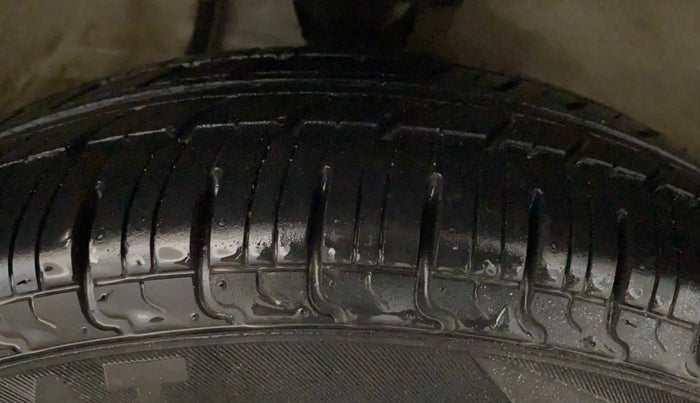 2019 Maruti Alto 800 LXI, Petrol, Manual, 13,881 km, Right Front Tyre Tread