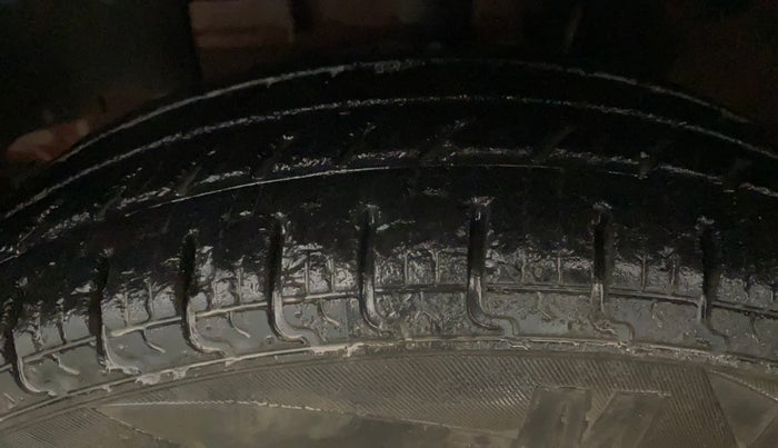 2016 Renault Kwid RXL, Petrol, Manual, 23,387 km, Left Front Tyre Tread