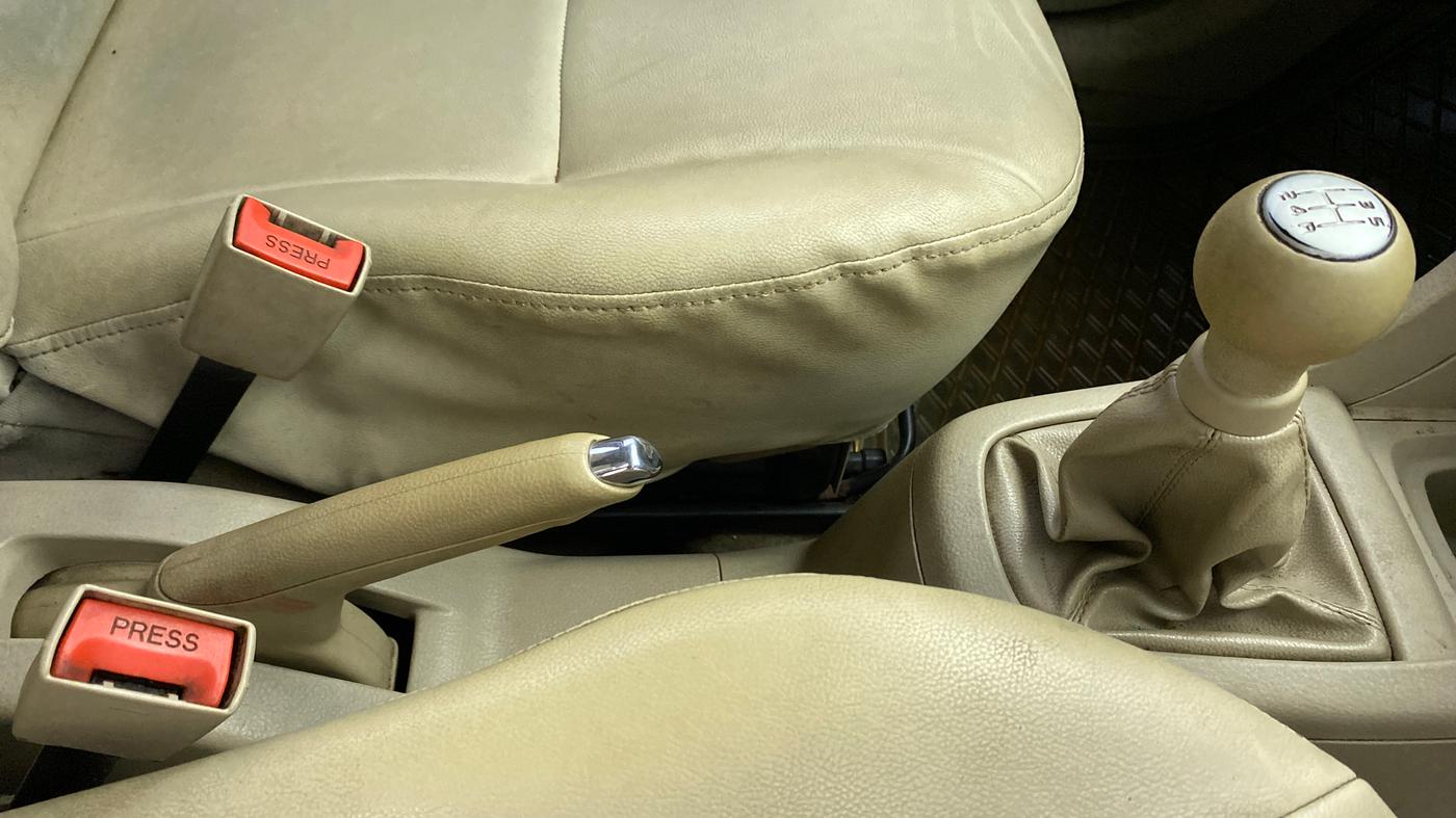 2013 Maruti Ertiga ZXI, Petrol, Manual, 50,227 km, Gear Lever