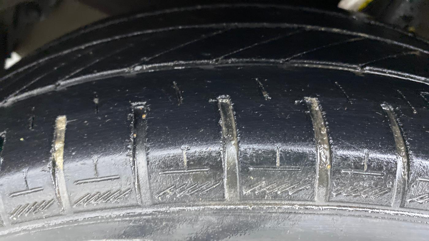 2013 Maruti Ertiga ZXI, Petrol, Manual, 50,227 km, Left Front Tyre Tread