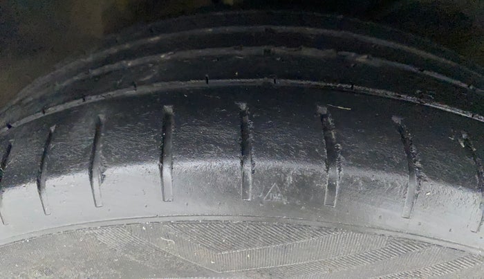 2018 Maruti Baleno ALPHA CVT PETROL 1.2, Petrol, Automatic, 28,582 km, Right Front Tyre Tread