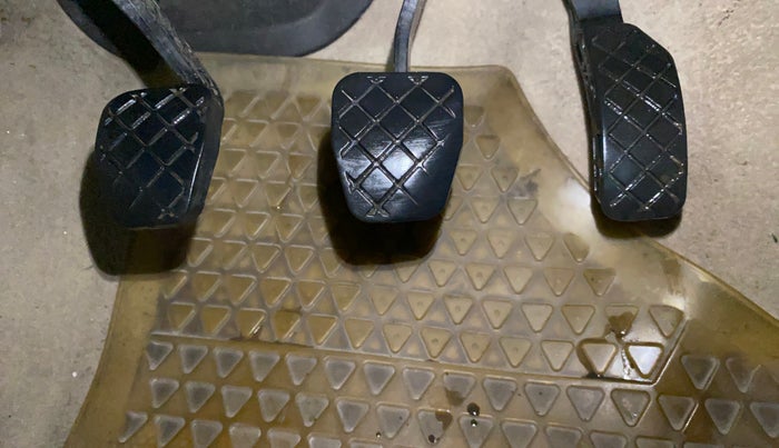 2013 Volkswagen Vento HIGHLINE 1.6 MPI, Petrol, Manual, 73,143 km, Pedals