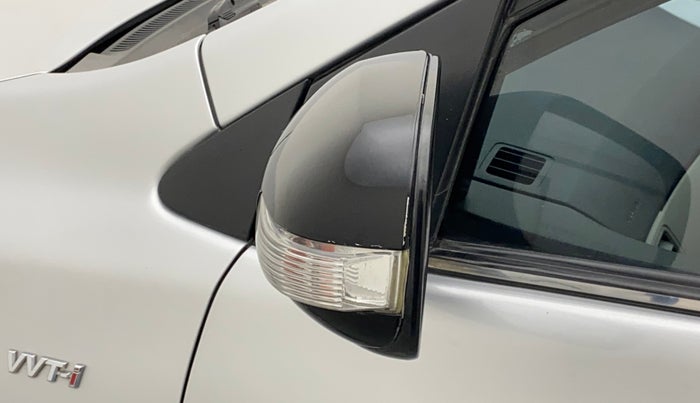 2011 Toyota Corolla Altis G PETROL, Petrol, Manual, 1,02,588 km, Left rear-view mirror - Cover has minor damage
