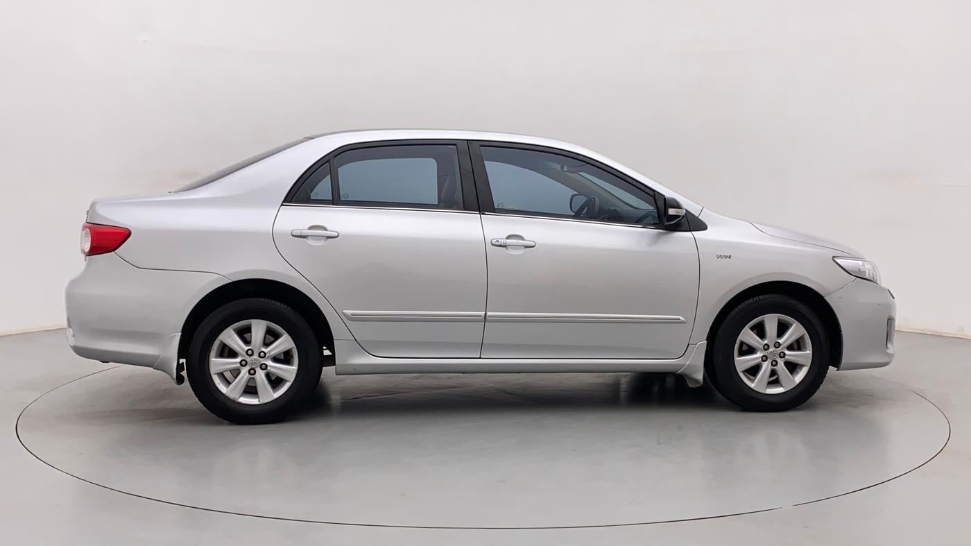 2011 Toyota Corolla Altis G PETROL, Petrol, Manual, 1,02,588 km, Right Side View