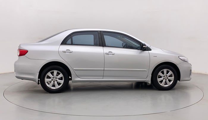 2011 Toyota Corolla Altis G PETROL, Petrol, Manual, 1,02,588 km, Right Side View