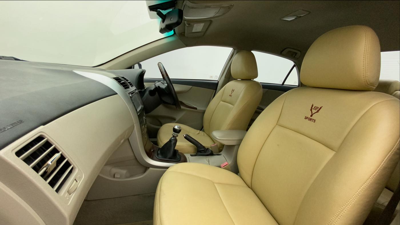 2011 Toyota Corolla Altis G PETROL, Petrol, Manual, 1,02,588 km, Right Side Front Door Cabin