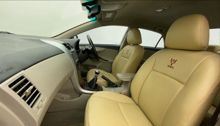 2011 Toyota Corolla Altis G PETROL, Petrol, Manual, 1,02,588 km, Right Side Front Door Cabin