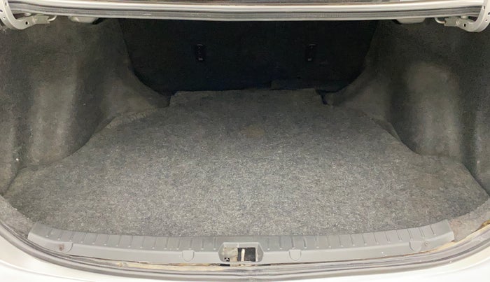2011 Toyota Corolla Altis G PETROL, Petrol, Manual, 1,02,588 km, Boot Inside