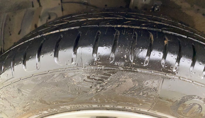 2022 Maruti Ciaz ZETA AT 1.5  SHVS PETROL, Petrol, Automatic, 73,208 km, Left Front Tyre Tread