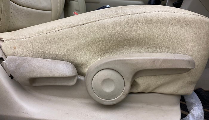 2022 Maruti Ciaz ZETA AT 1.5  SHVS PETROL, Petrol, Automatic, 73,208 km, Driver Side Adjustment Panel