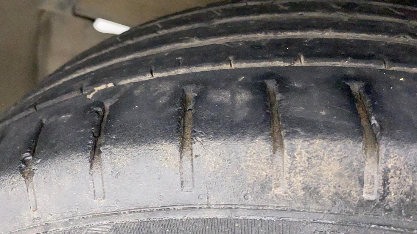 2020 Toyota Glanza G, Petrol, Manual, 49,105 km, Left Front Tyre Tread