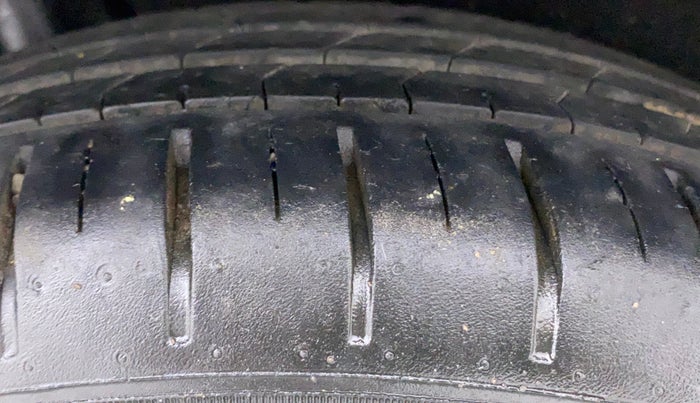 2020 Toyota Glanza G, Petrol, Manual, 49,105 km, Right Rear Tyre Tread