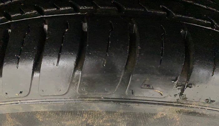 2022 Maruti Swift VXI, Petrol, Manual, 4,021 km, Right Front Tyre Tread