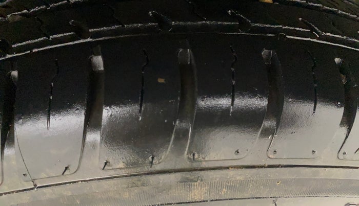 2022 Maruti Swift VXI, Petrol, Manual, 4,021 km, Left Rear Tyre Tread