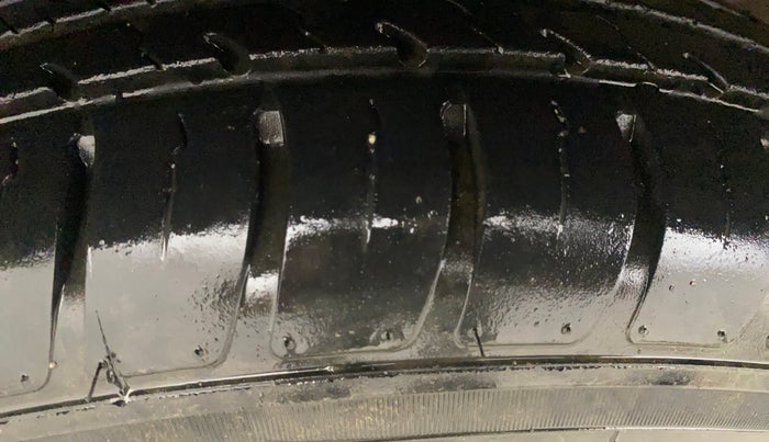 2022 Maruti Swift VXI, Petrol, Manual, 4,021 km, Right Rear Tyre Tread