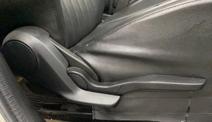 2022 Maruti Swift VXI, Petrol, Manual, 4,021 km, Driver Side Adjustment Panel