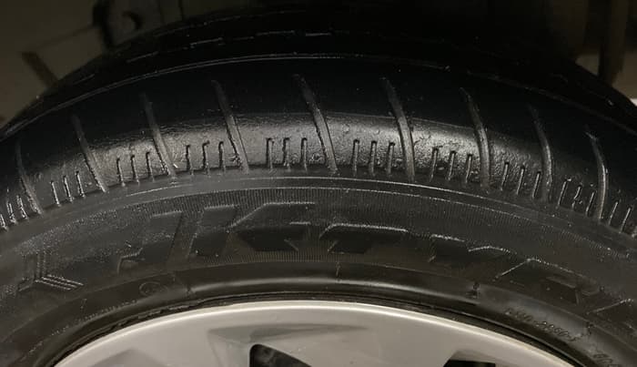 2022 Tata TIGOR XZ PLUS CNG, CNG, Manual, 1,00,828 km, Left Rear Tyre Tread