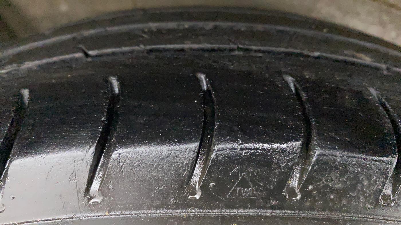 2014 Maruti Wagon R 1.0 LXI, Petrol, Manual, 77,344 km, Right Rear Tyre Tread