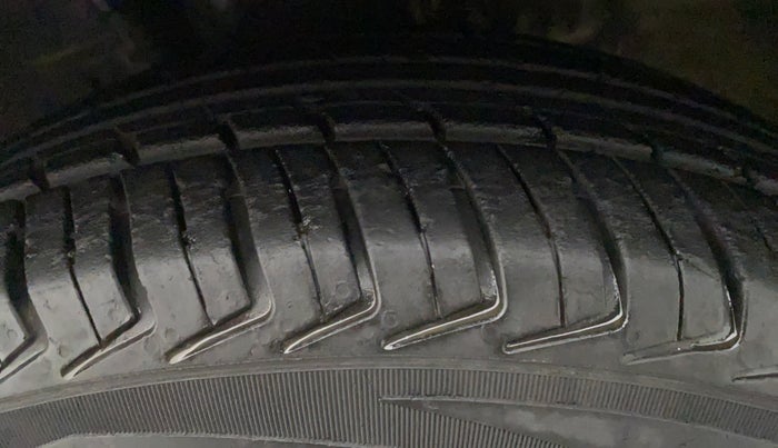2018 Datsun Redi Go T(O) 1.0, Petrol, Manual, 36,965 km, Left Front Tyre Tread