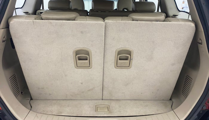 2016 Mahindra XUV500 W10 AT, Diesel, Automatic, 82,399 km, Boot Inside