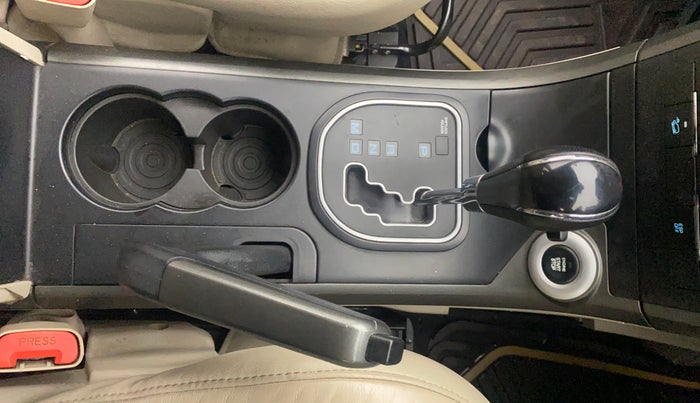 2016 Mahindra XUV500 W10 AT, Diesel, Automatic, 82,399 km, Gear Lever