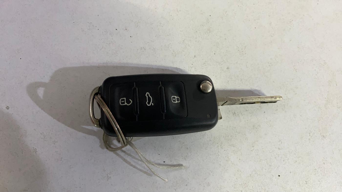 2020 Skoda Rapid 1.0 AMBITION TSI MT, Petrol, Manual, 23,996 km, Key Close Up