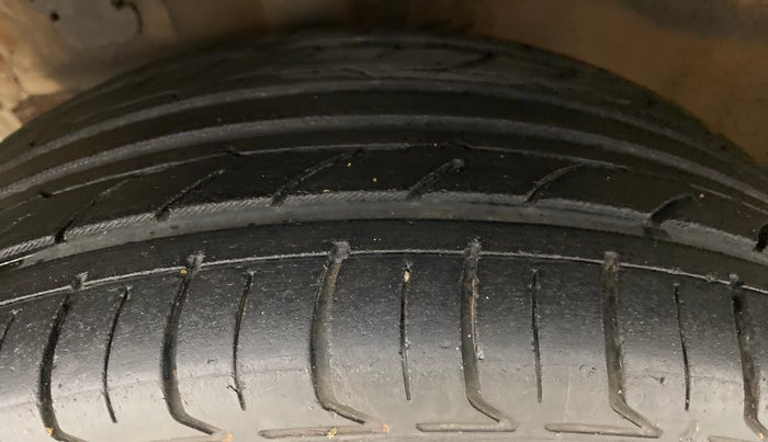 2014 Hyundai Elite i20 ASTA 1.2, Petrol, Manual, 80,894 km, Left Front Tyre Tread