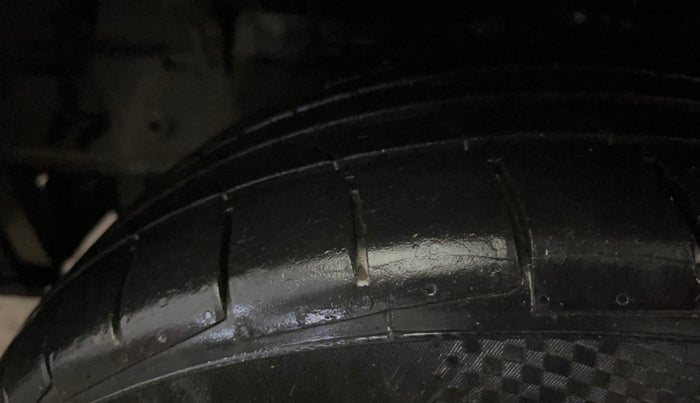 2015 Hyundai Elite i20 ASTA 1.2, CNG, Manual, 43,082 km, Left Front Tyre Tread