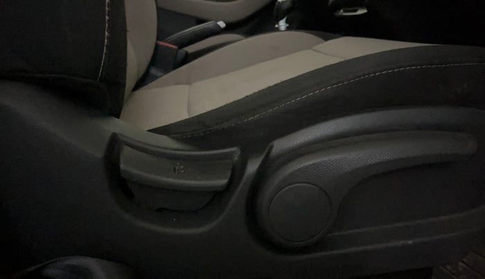 2015 Hyundai Elite i20 ASTA 1.2, CNG, Manual, 43,082 km, Driver Side Adjustment Panel