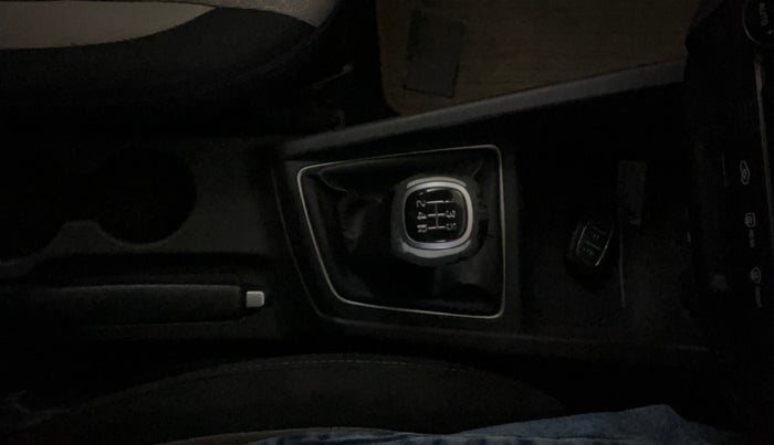 2015 Hyundai Elite i20 ASTA 1.2, CNG, Manual, 43,082 km, Gear Lever