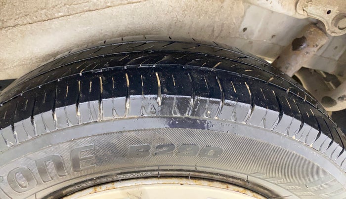 2015 Maruti Wagon R 1.0 LXI, Petrol, Manual, 84,000 km, Left Rear Tyre Tread
