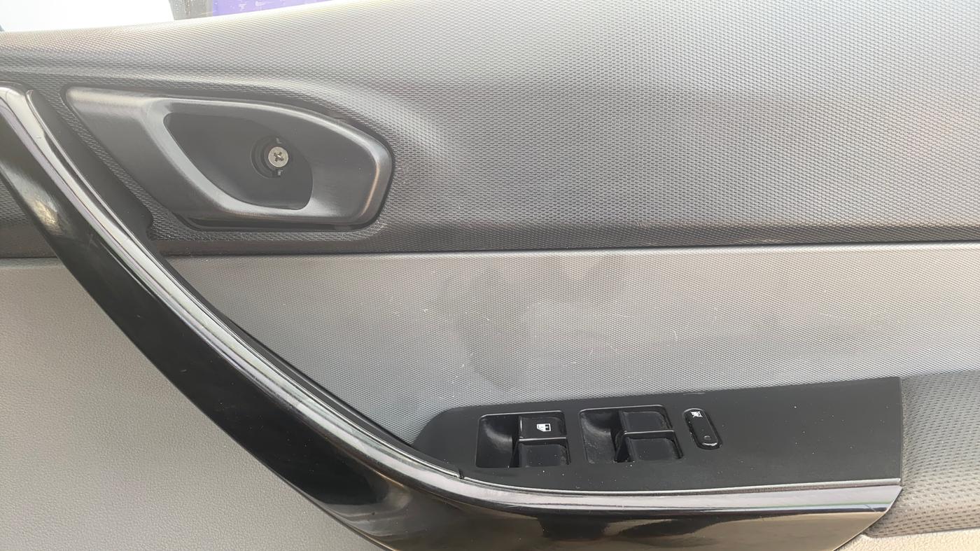 2018 Tata TIGOR XT PETROL, CNG, Manual, 62,047 km, Driver Side Door Panels Control