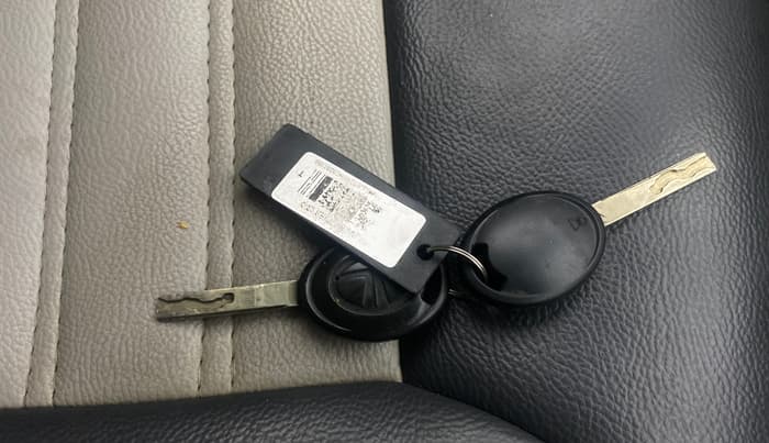 2020 Tata TIGOR XM PETROL, Petrol, Manual, 71,268 km, Key Close Up