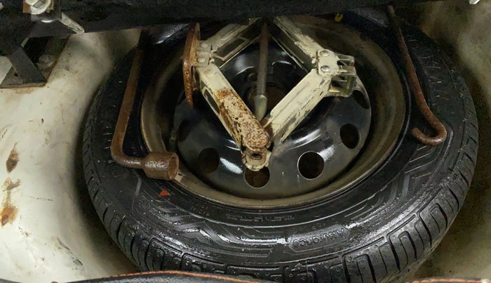 2016 Hyundai Eon MAGNA PLUS, CNG, Manual, 78,758 km, Spare Tyre