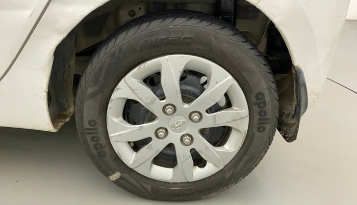 2016 Hyundai Eon MAGNA PLUS, CNG, Manual, 78,758 km, Left Rear Wheel