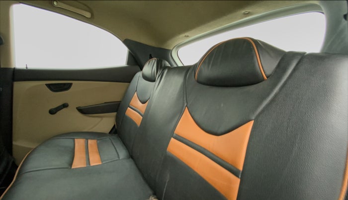 2016 Hyundai Eon MAGNA PLUS, CNG, Manual, 78,758 km, Right Side Rear Door Cabin