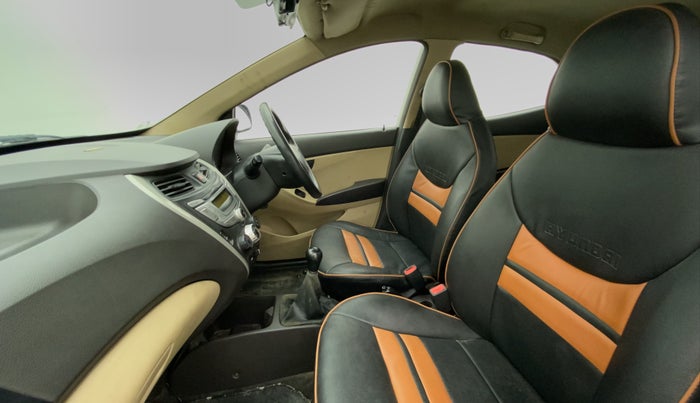 2016 Hyundai Eon MAGNA PLUS, CNG, Manual, 78,758 km, Right Side Front Door Cabin