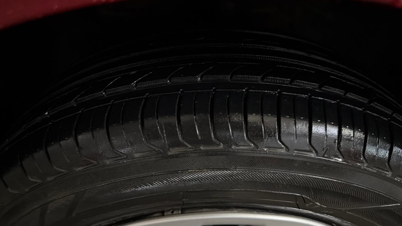2016 Hyundai Elite i20 MAGNA 1.2, Petrol, Manual, 36,273 km, Left Front Tyre Tread