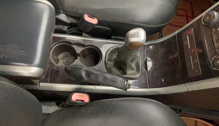 2014 Mahindra XUV500 W8, Diesel, Manual, 1,21,366 km, Gear Lever