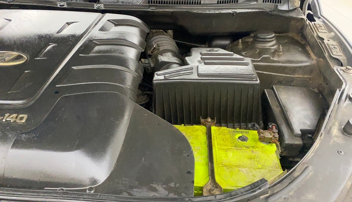 2014 Mahindra XUV500 W8, Diesel, Manual, 1,21,366 km, Engine View - Left