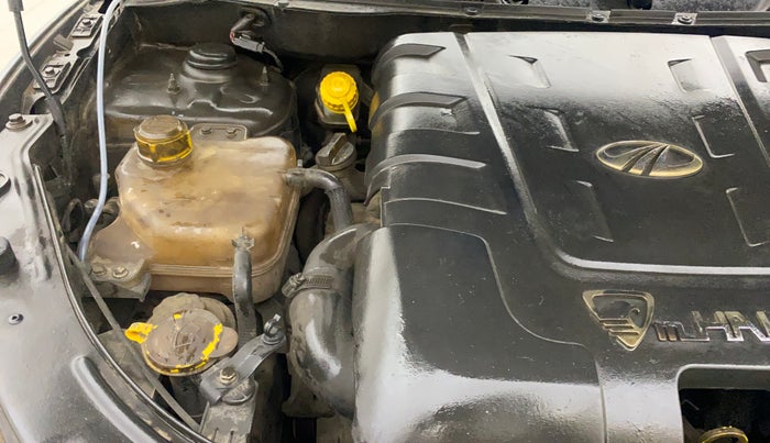 2014 Mahindra XUV500 W8, Diesel, Manual, 1,21,366 km, Engine View - Right