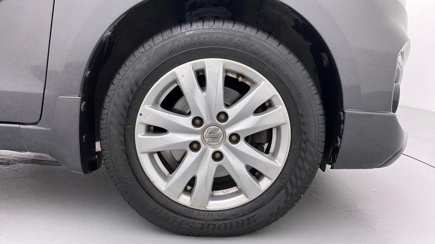 2018 Maruti Ertiga ZDI + SHVS, Diesel, Manual, 71,830 km, Right Front Wheel