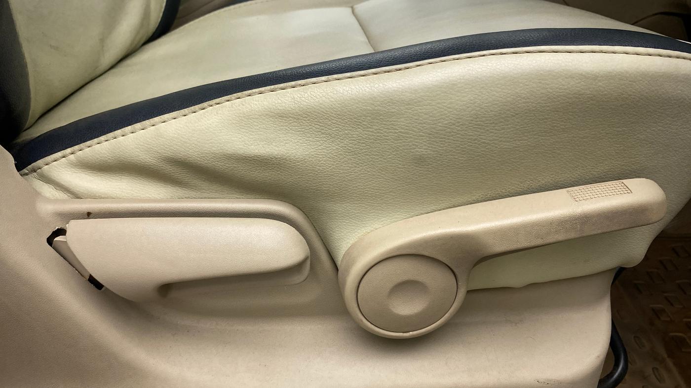 2018 Maruti Ertiga ZDI + SHVS, Diesel, Manual, 71,830 km, Driver Side Adjustment Panel