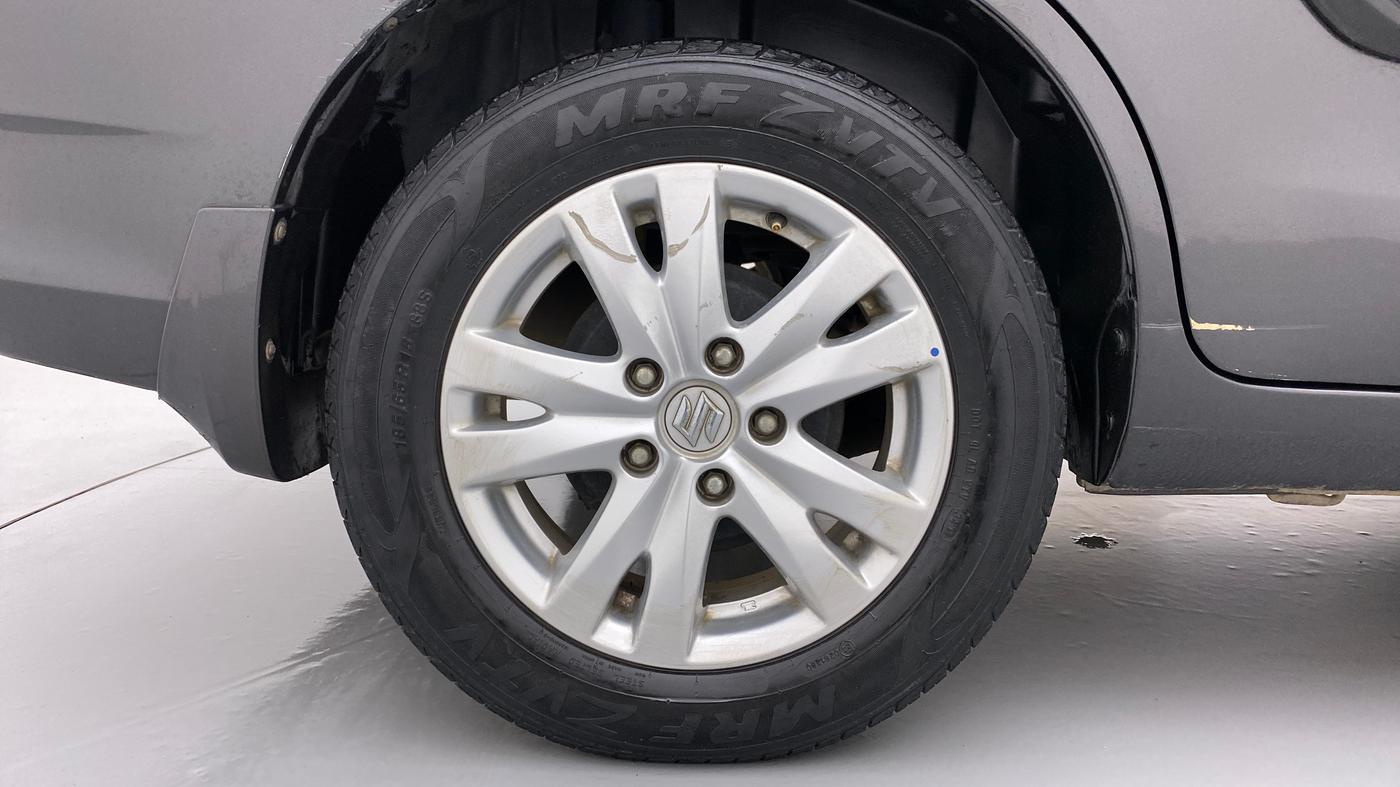 2018 Maruti Ertiga ZDI + SHVS, Diesel, Manual, 71,830 km, Right Rear Wheel
