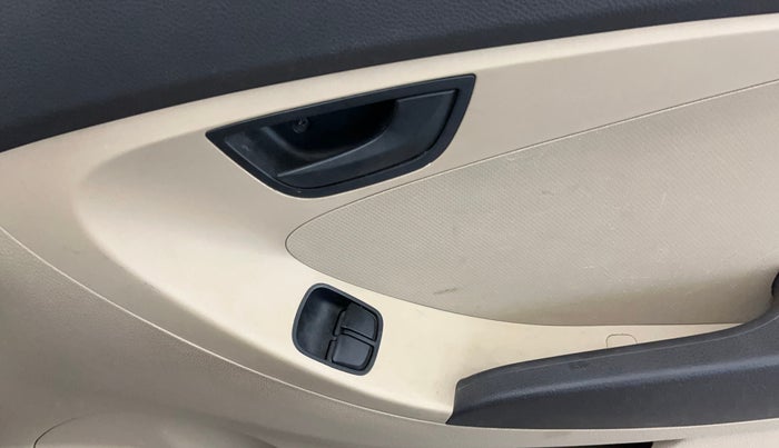 2014 Hyundai Eon ERA +, Petrol, Manual, 37,879 km, Driver Side Door Panels Control