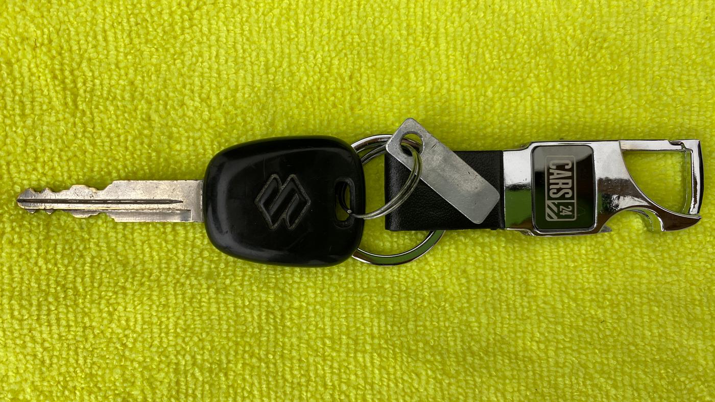 2017 Maruti Alto 800 LXI, Petrol, Manual, 66,230 km, Key Close Up