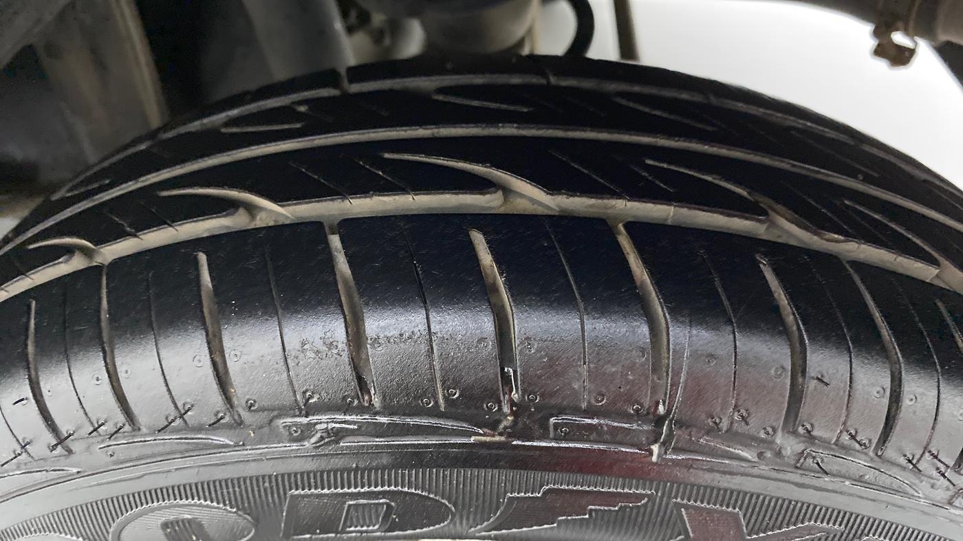 2017 Maruti Alto 800 LXI, Petrol, Manual, 66,230 km, Left Rear Tyre Tread