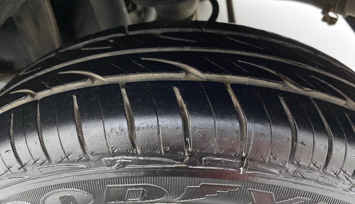 2017 Maruti Alto 800 LXI, Petrol, Manual, 66,230 km, Left Rear Tyre Tread