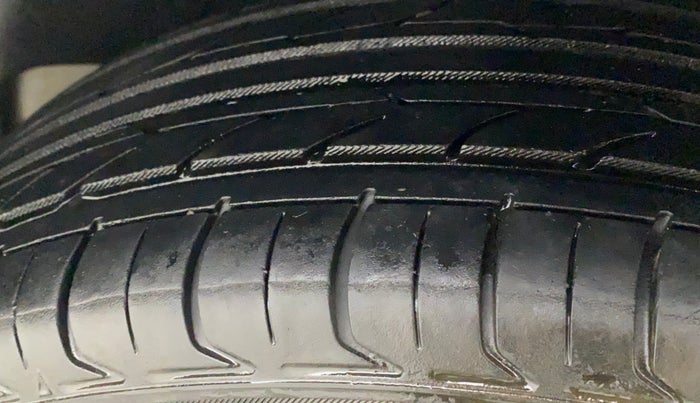 2018 Maruti Swift ZDI PLUS, Diesel, Manual, 75,328 km, Left Rear Tyre Tread