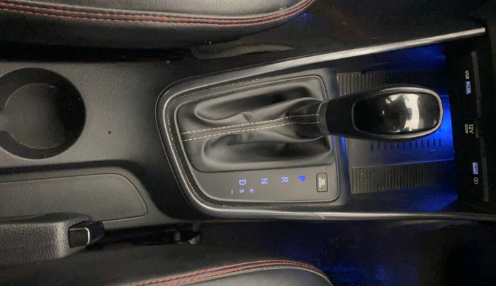 2021 Hyundai NEW I20 ASTA 1.2 AT, Petrol, Automatic, 60,448 km, Gear Lever